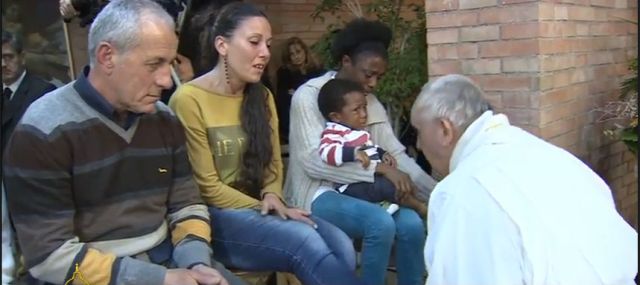 Francisco lavando los pies