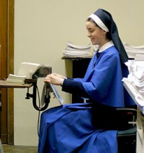 religiosas trabajando