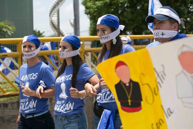 Marcha de apoyo a los obispos
